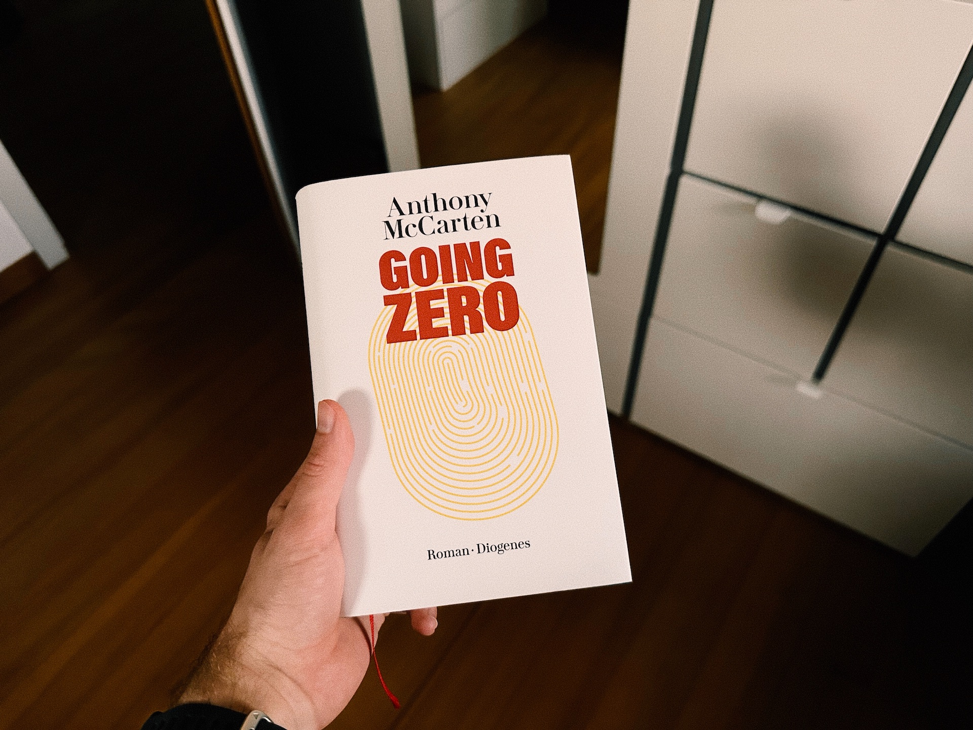 The cover of Going Zero